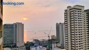 60 percent Off Deluxe Ocean View Rooms FREE Pool and FREE Sauna Access Included Perfect Location Near US Embassy, NAIA, Makati, BGC, Mall of Asia, and Chinatown Dont Miss Out Book Now and Save Updated Price 2025 - Image 4