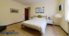 CLARA'S HOUSE - Image 2
