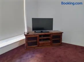 Ross McAuley accommodation for working professional - Image 3