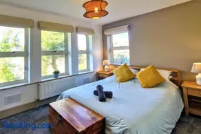 Butter Bay at White Horses, Bantham, South Devon with glorious estuary views - Image 5