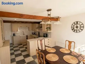 Cosy & spacious 3BR by Warwick castle - Image 2