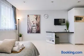 N9 Studentski Loft - Cozy Apt with Private Parking - Image 1