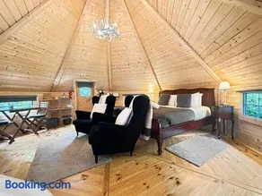 Aos Sí Lodges - Image 2