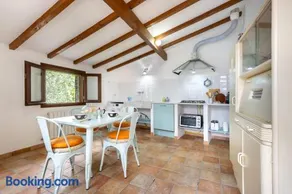 Hostdomus - Olive and Garden - Image 3