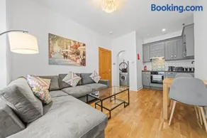 Modern Holyrood 1 Bedroom Apartment - Edinburgh - Image 1