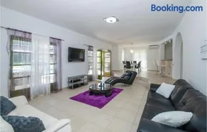5 Bedroom Awesome Home In Valtura - Image 3