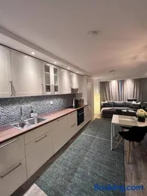 Spacious And Beautiful Apartment In Bergen With Free Parking - Image 5