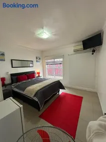 Surrey B&B - Image 4