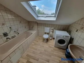 Gemütliche zentrale DG Wohnung in Mühlacker - Image 2
