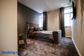 Ladywell House Suites - Image 2