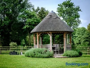 Lakeview Holiday Cottages - Image 3