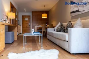 Andermatt, Gratis Parking, modern, Berge, Dorfkern - Image 4