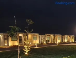 VAMA Retreats - Image 1