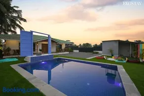 EKOSTAY - Blue Door Villa - Image 2