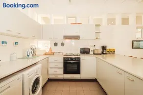 Linden Terrace 6 - Image 1