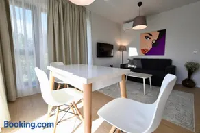 Connect Living Apartments Free Parking - Image 2