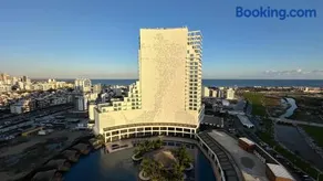 Grand Sapphire Luxury Corner Residence with Spectacular Views and Two Bedrooms by MyGuest Cyprus - Image 2