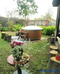 Garden View Home - Image 2