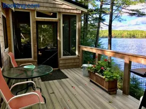 Lakefront Cottage by Country House Escapes - Image 1