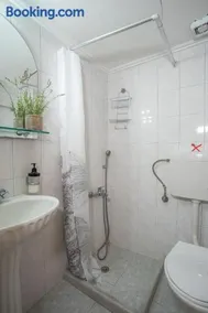 A3 - Tzitzifo Apartment - Image 2