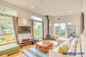 Modern Manzanita Retreat - Meredith Lodging - Image 3