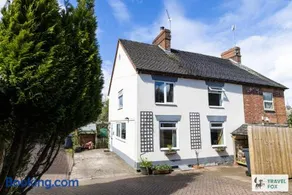 Smithy Bank Cottage - with free parking! - Image 1