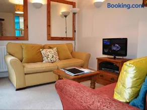 Church Walk Cottage - Image 2