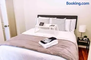 5BR triple decker apartment – 15 mins to City - Image 3