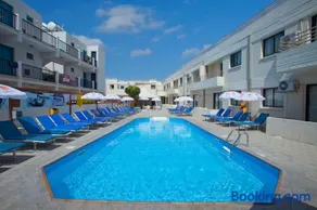 Paloma Hotel Apartments - Image 2
