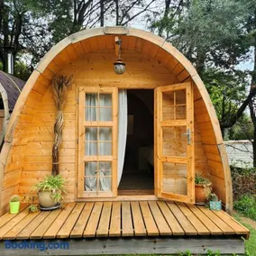 Chalet en bois avec Jacuzzi Privé et Piscine - Image 2