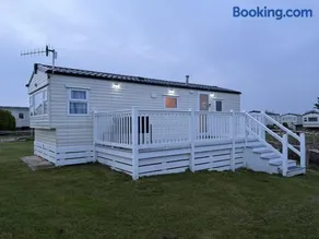 Oceana Holiday Home - Image 1