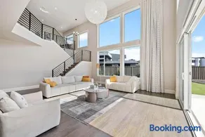 Charming 5-Bedroom House - Image 1