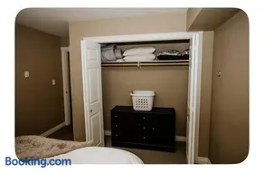Lower suite in family friendly townhome - Image 4