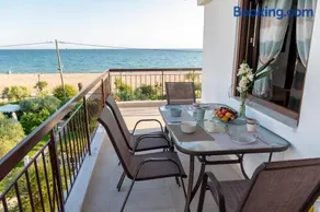 Dimi Seafront Apartment by Rentals Pro Services - Nea Moudania - Image 1