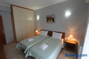 Tosis Apartments - Image 2