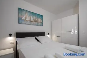 Apartments 20 meters from the beach - Image 5