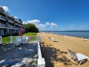 North Shore Inn TC 205 - Image 3