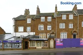 Hunstanton Holidays Flat 2 with sea view - Image 2