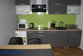 Under Castle Apartment - Image 2