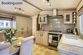 The Kingsbarns Luxe Lodge at Seton Sands - Pool - Beach Access - Starlink - Sleeps 6 - Image 4