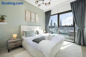 Downtown - Burj Khalifa Facing - 2 Bed Luxe Apartment - Image 2