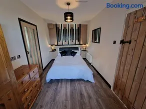 Swallows Nest Guest House - With Hot Tub - Image 4