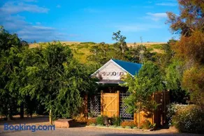 Piccolo Cosy Cottage with views - Image 1