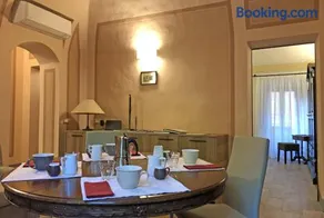 Suite Apartment Castello - Image 4