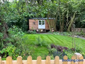Tranquil Spot Shepherds Hut - Image 2