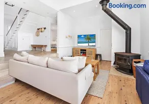 Hamptons Escape - Image 5