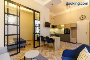 E13 - Elegant Apartment - Image 2