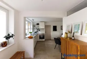 Apartment Close to the Beach - Image 1
