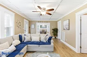 Happy Place- Midtown, Pet-Friendly, close to beach - Image 2