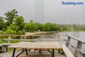 3-bedroom Lakeview Cottage - Rockwood #8 - Image 2